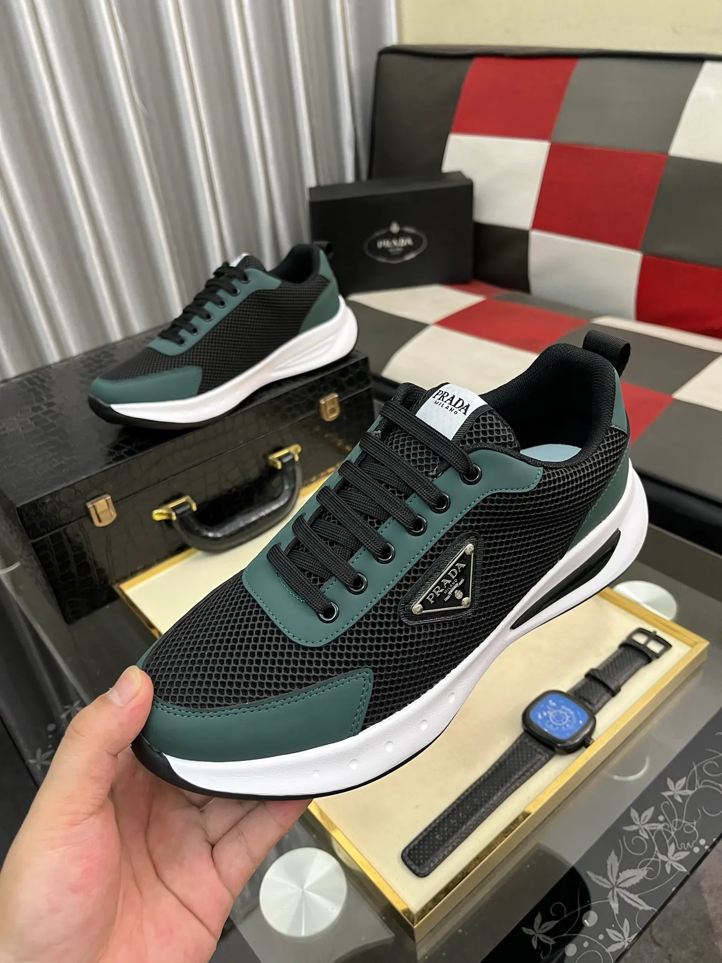 Men's shoes 💰440⌚️⌚️ PRADA [Prada] popular men's shoes, casual shoes and sports shoes! High-end quality 🍀 The upper is made of imported original cowhide 💥 cowhide lining; the original molded outsole. The style is upright and elegant, comfortable and versatile💪 Three quality guarantees Size number: 38-44, 4️⃣ colors available